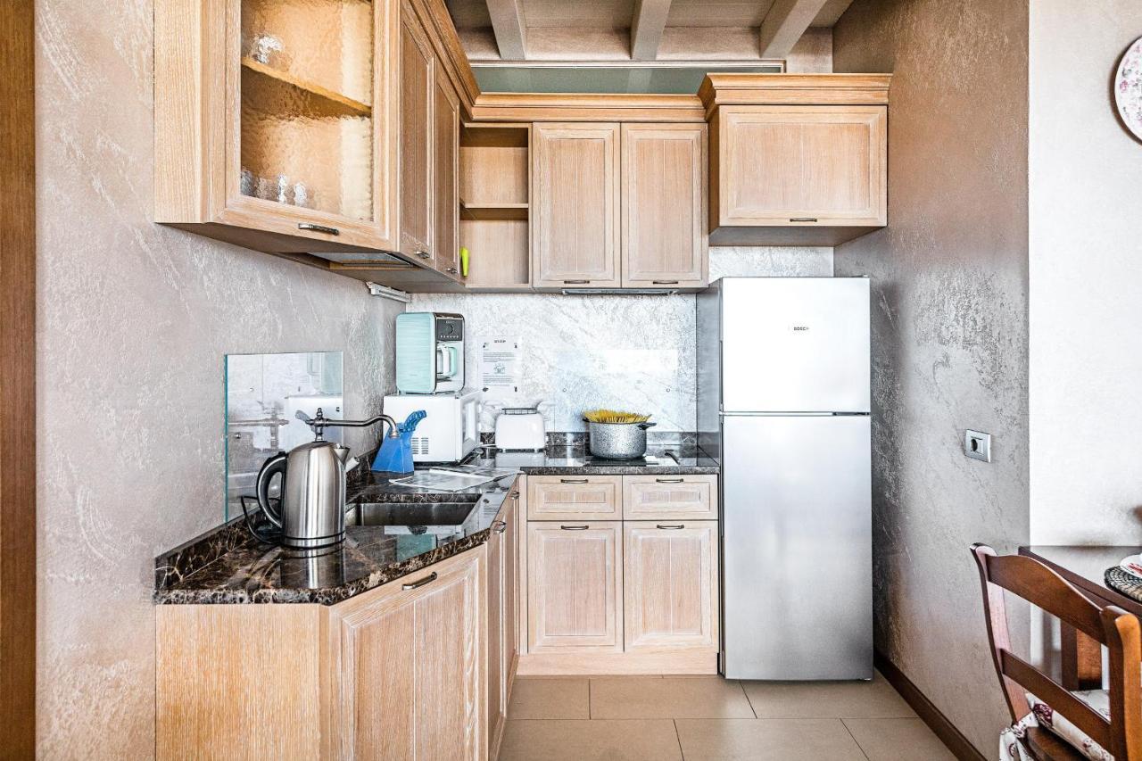 Warda C11 Apartment By Wonderful Italy Desenzano del Garda Ngoại thất bức ảnh