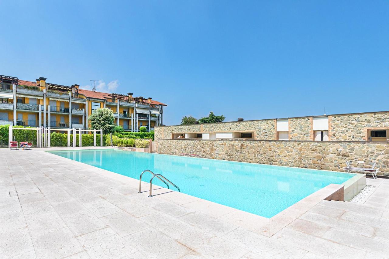 Warda C11 Apartment By Wonderful Italy Desenzano del Garda Ngoại thất bức ảnh